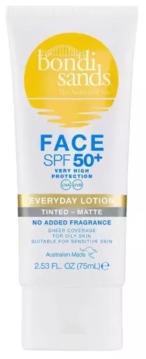 Geurvrije getinte gezichtslotion voor dagelijks gebruik SPF 50+ 75 ml